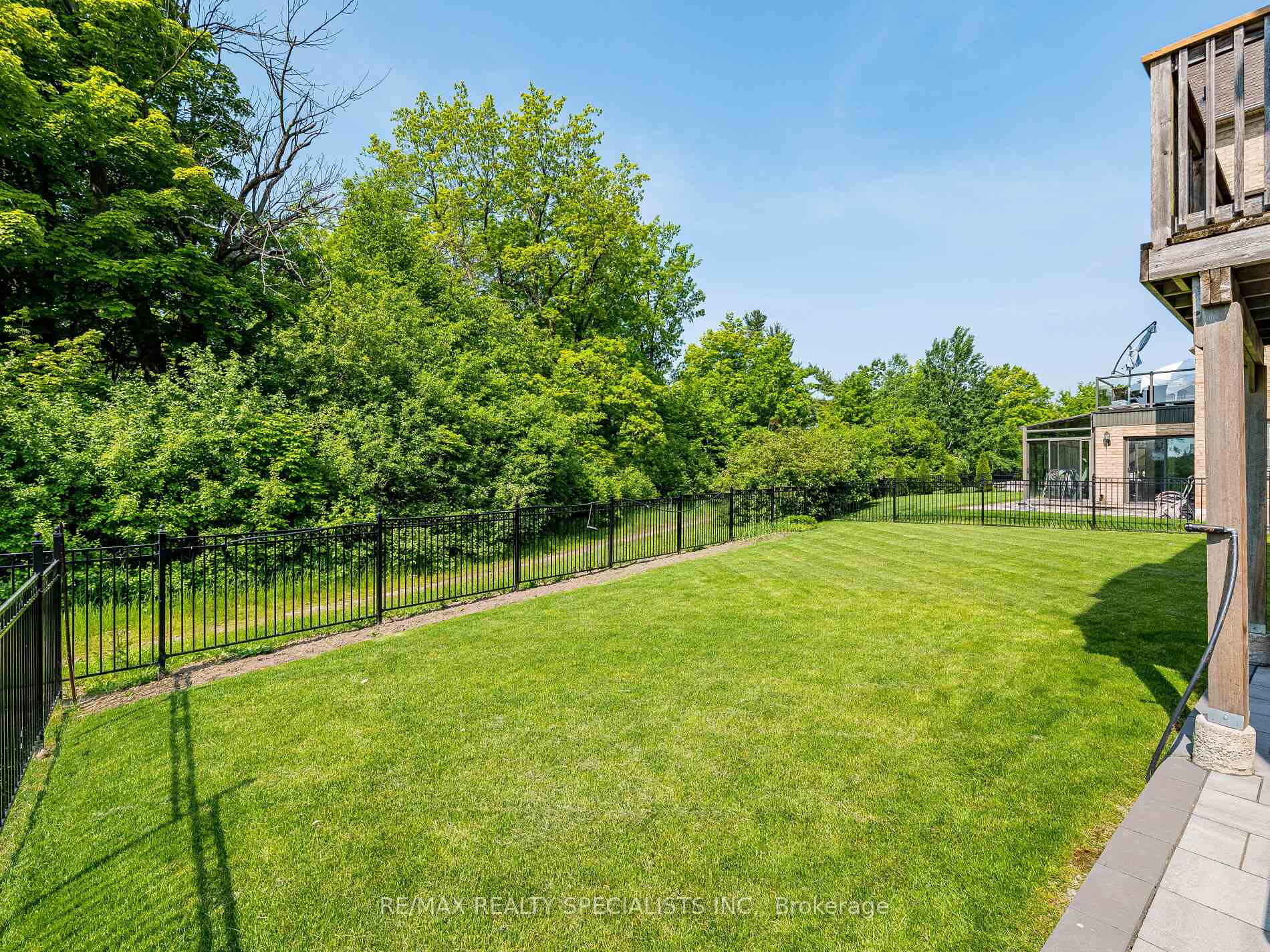 Photo 50 of 28 Elbern Markell Drive W, Brampton, Credit Valley — HOMEH