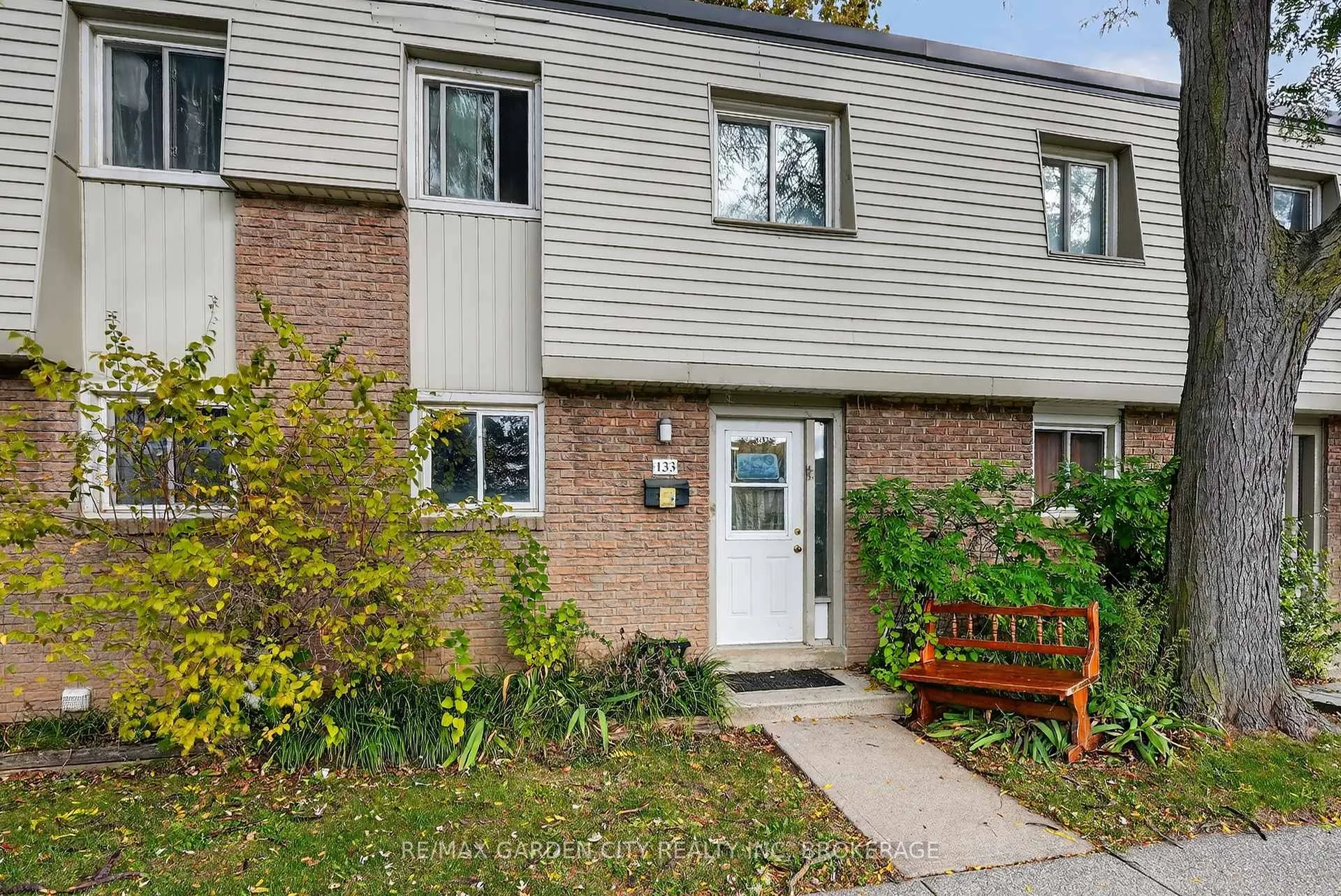 Photo 2 of Unit 133, 17 Old Pine Trail, St. Catharines, Carlton/Bunting — HOMEH