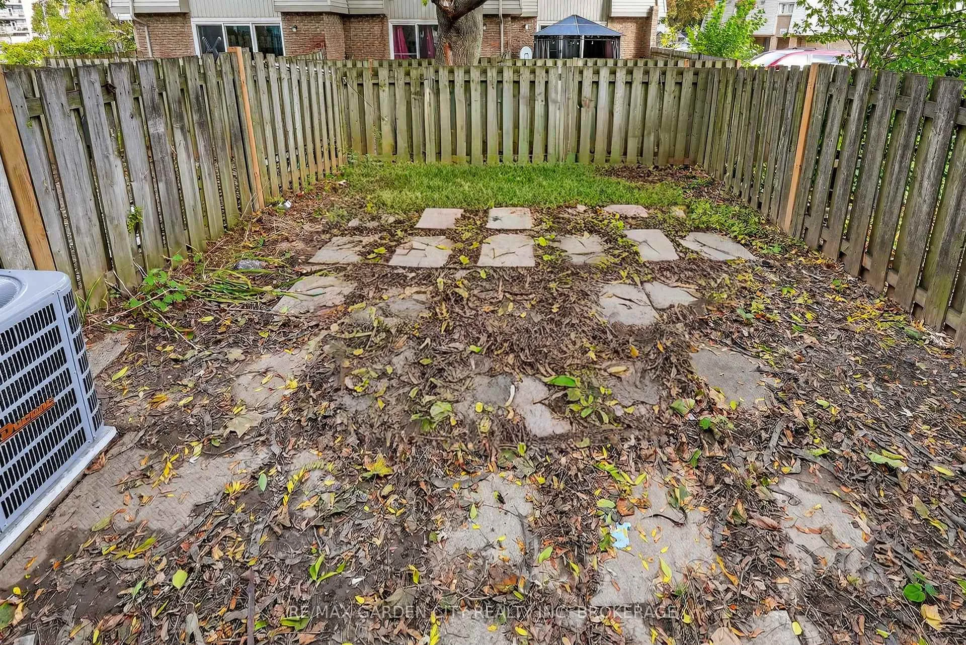 Photo 17 of Unit 133, 17 Old Pine Trail, St. Catharines, Carlton/Bunting — HOMEH