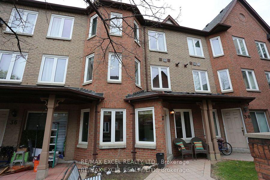 Front of Unit 37, 735 New Westminster Drive