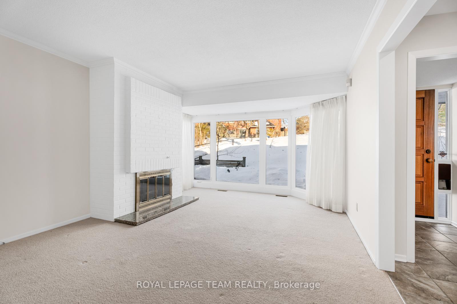 Photo 4 of 40 Belvedere Crescent, Ottawa, Lindenlea — HOMEH