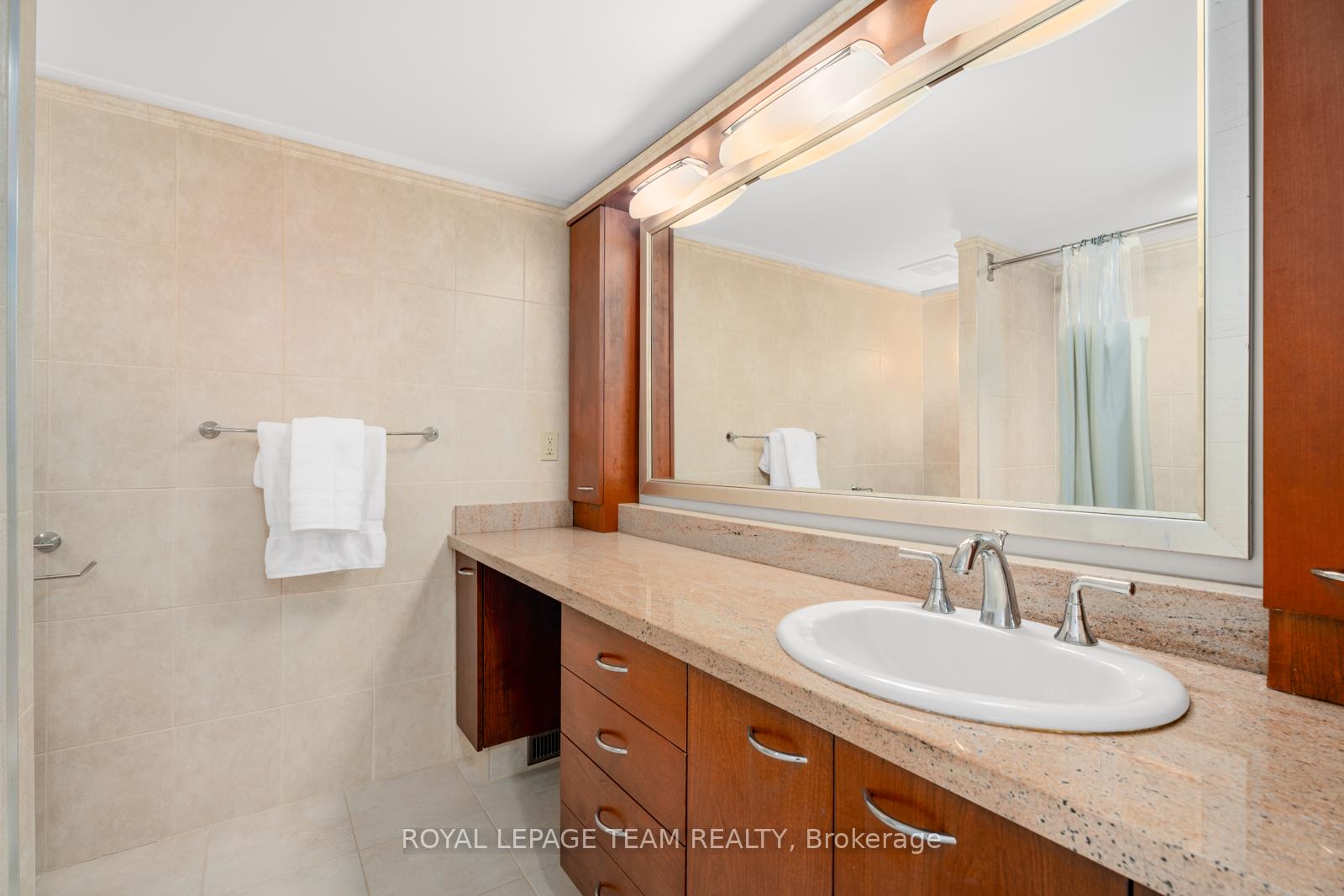 Photo 24 of 40 Belvedere Crescent, Ottawa, Lindenlea — HOMEH