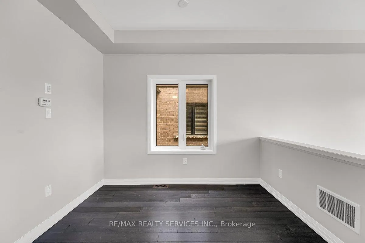 Photo 6 of 76 Hitchman Street, Brant, Paris — HOMEH