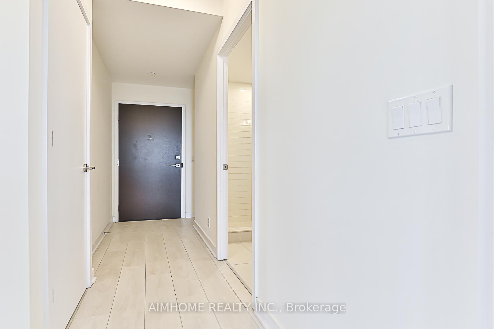 Photo 6 of Unit 2302, 2221 Yonge Street, Toronto, Mount Pleasant West — HOMEH