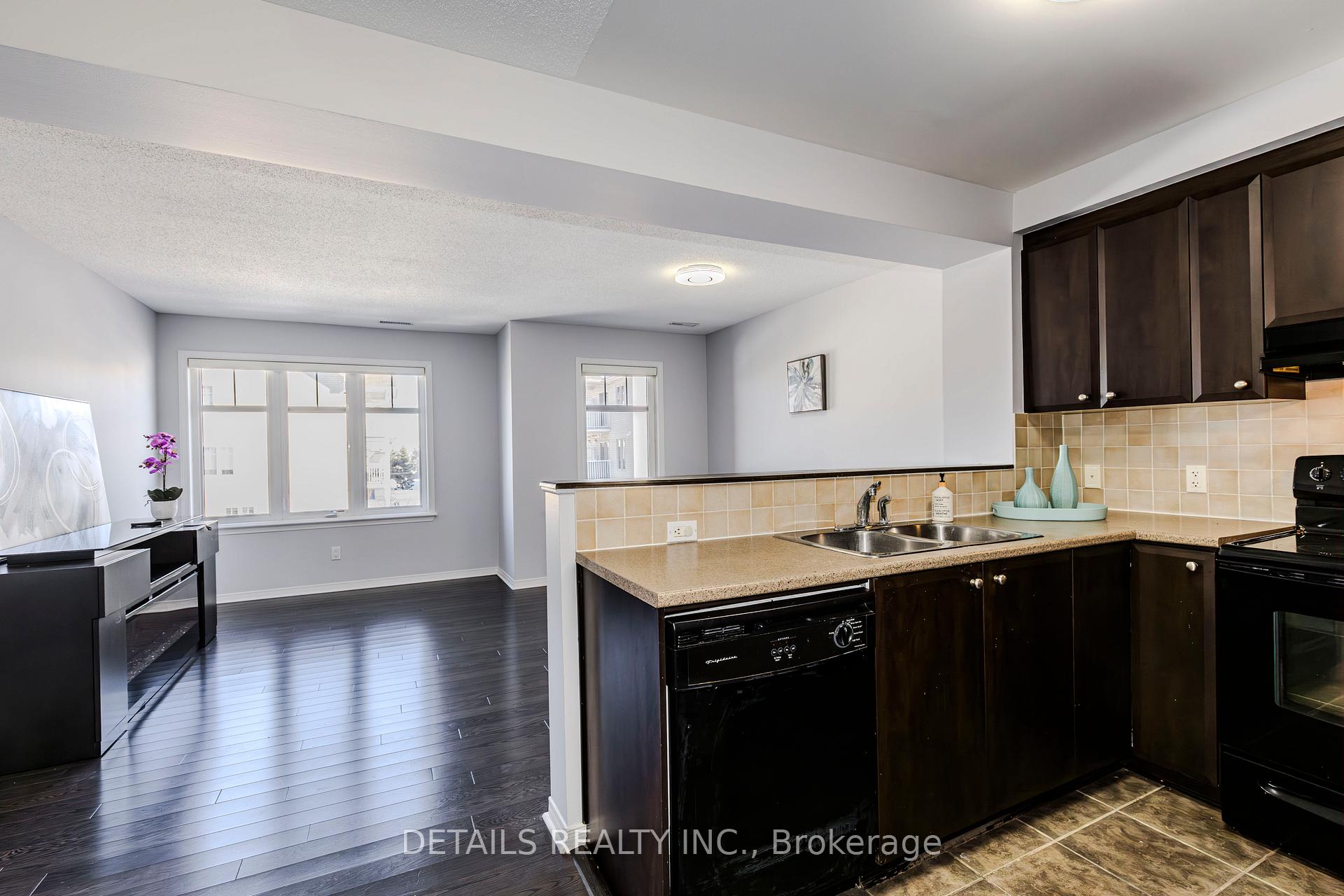 Photo 4 of 249 Keltie Pvt, Ottawa, Barrhaven - Longfields — HOMEH