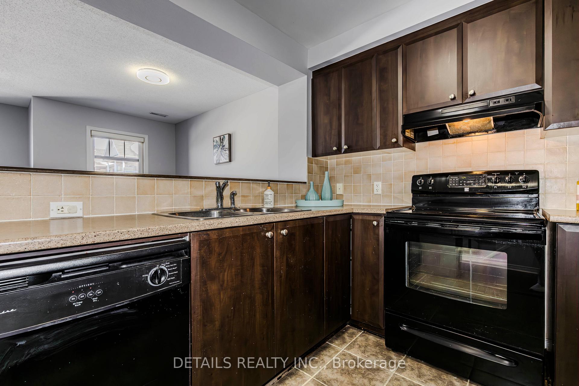 Photo 6 of 249 Keltie Pvt, Ottawa, Barrhaven - Longfields — HOMEH