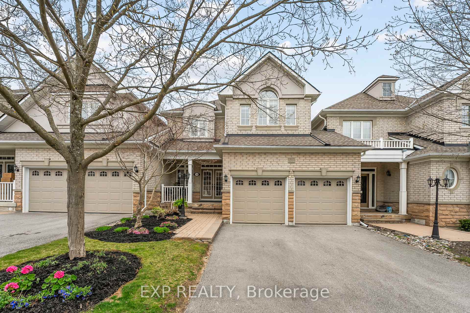 Photo 1 of 54 Stonecliffe Crescent, Aurora, Aurora Estates — HOMEH