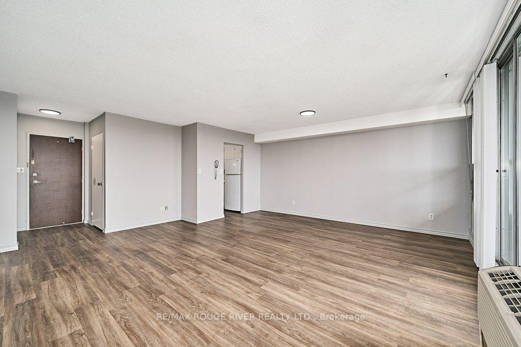 Photo 4 of Unit 525, 50 Richmond Street E, Oshawa, O'Neill — HOMEH