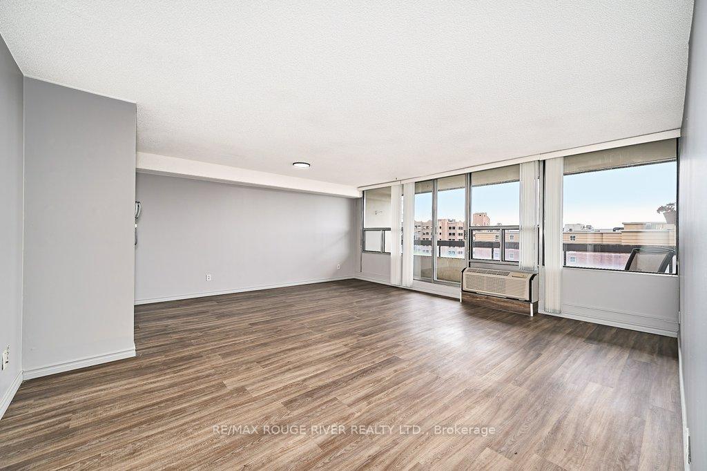 Photo 5 of Unit 525, 50 Richmond Street E, Oshawa, O'Neill — HOMEH