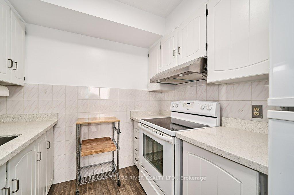 Photo 8 of Unit 525, 50 Richmond Street E, Oshawa, O'Neill — HOMEH