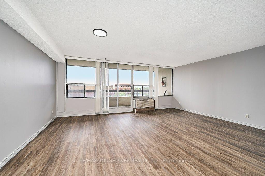 Photo 10 of Unit 525, 50 Richmond Street E, Oshawa, O'Neill — HOMEH