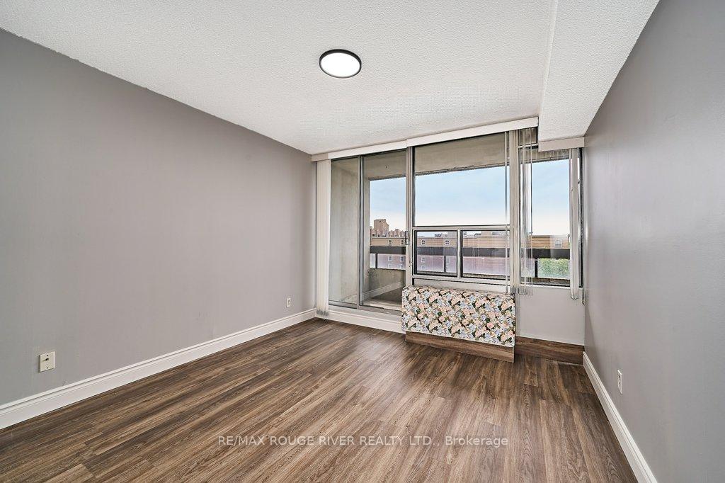 Photo 14 of Unit 525, 50 Richmond Street E, Oshawa, O'Neill — HOMEH