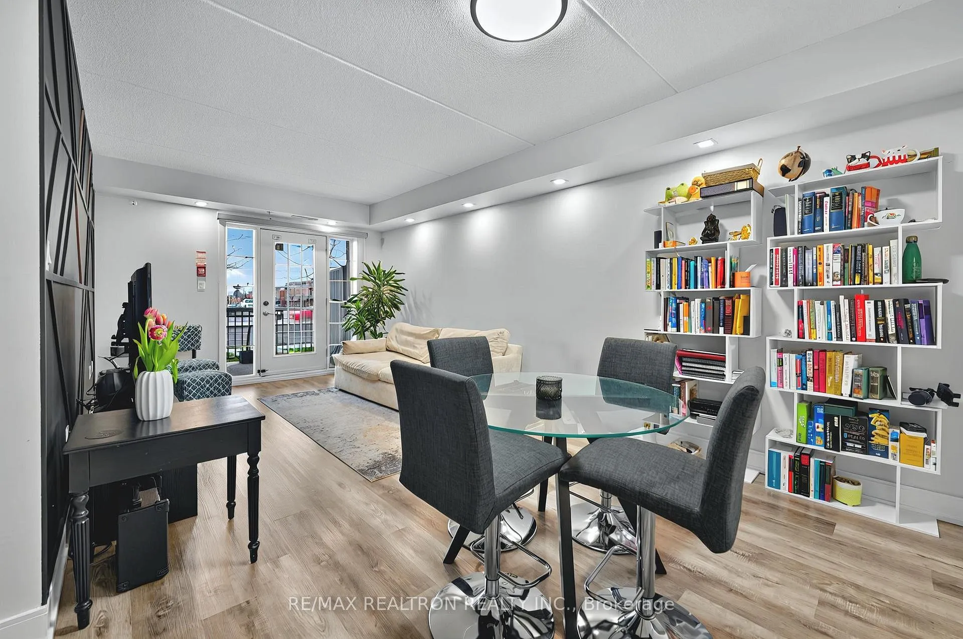 Photo 2 of Unit 110, 7428 Markham Road, Markham, Middlefield — HOMEH