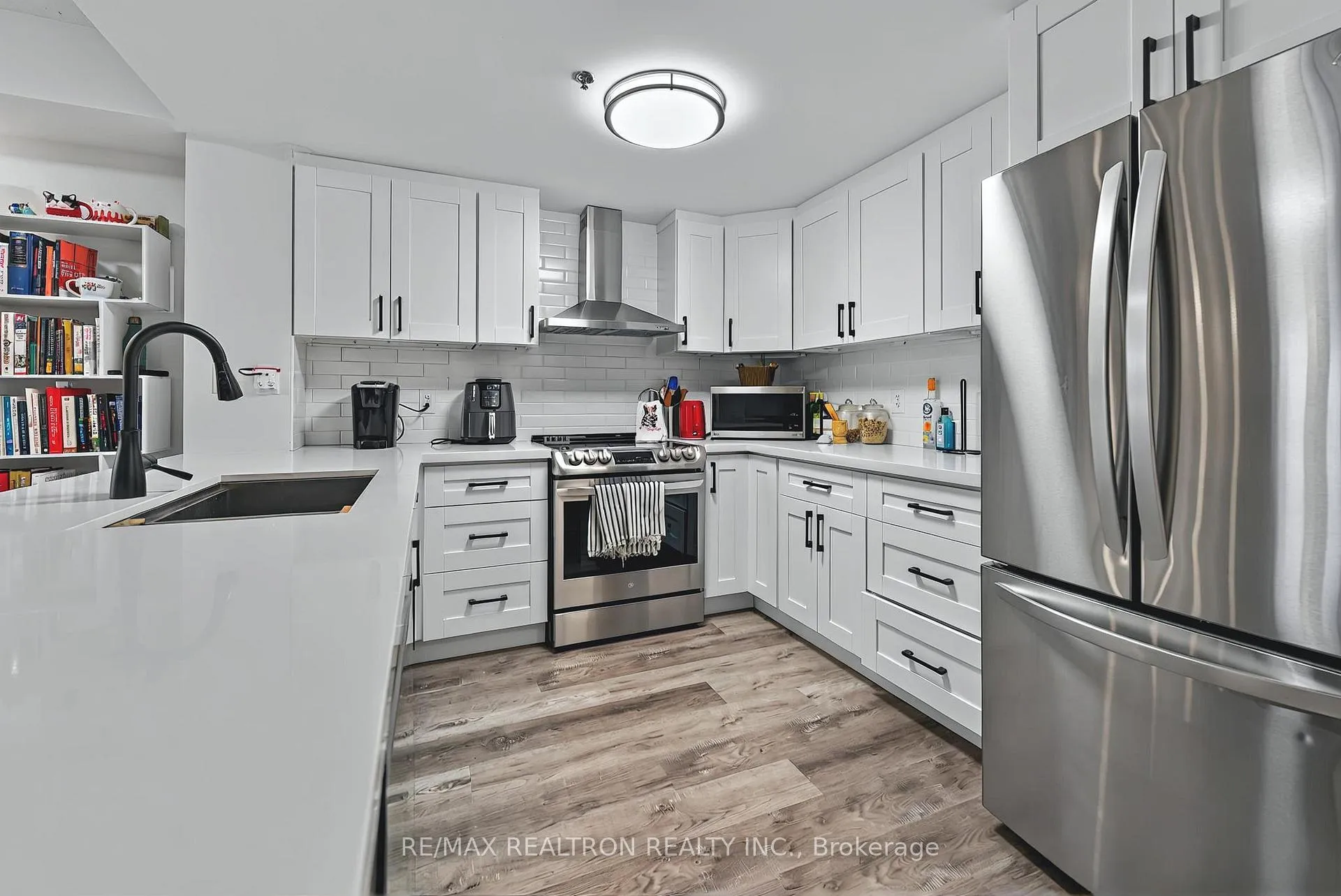 Photo 9 of Unit 110, 7428 Markham Road, Markham, Middlefield — HOMEH