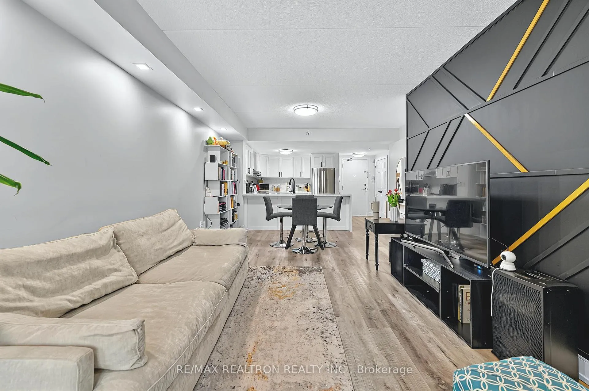 Photo 12 of Unit 110, 7428 Markham Road, Markham, Middlefield — HOMEH