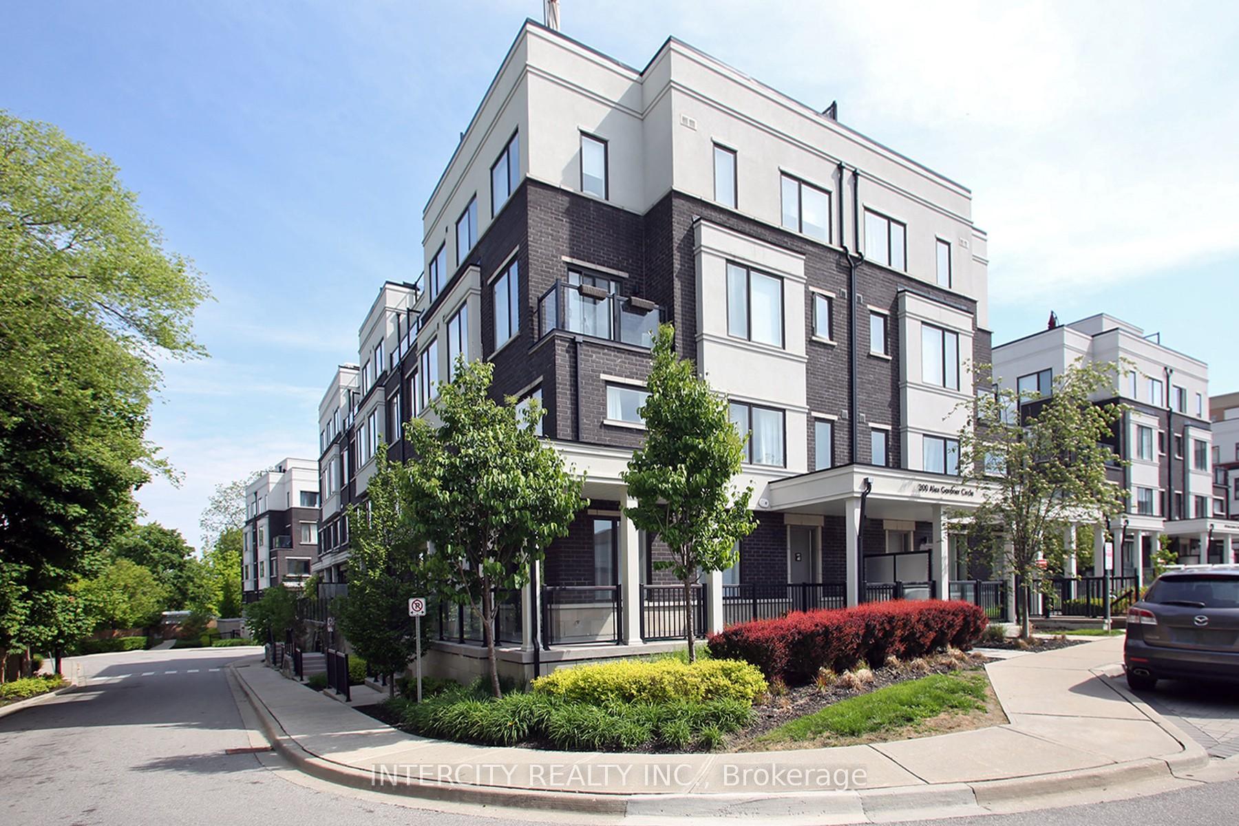 Photo 2 of Unit 45, 300 Alex Gardner Circle, Aurora, Aurora Heights — HOMEH