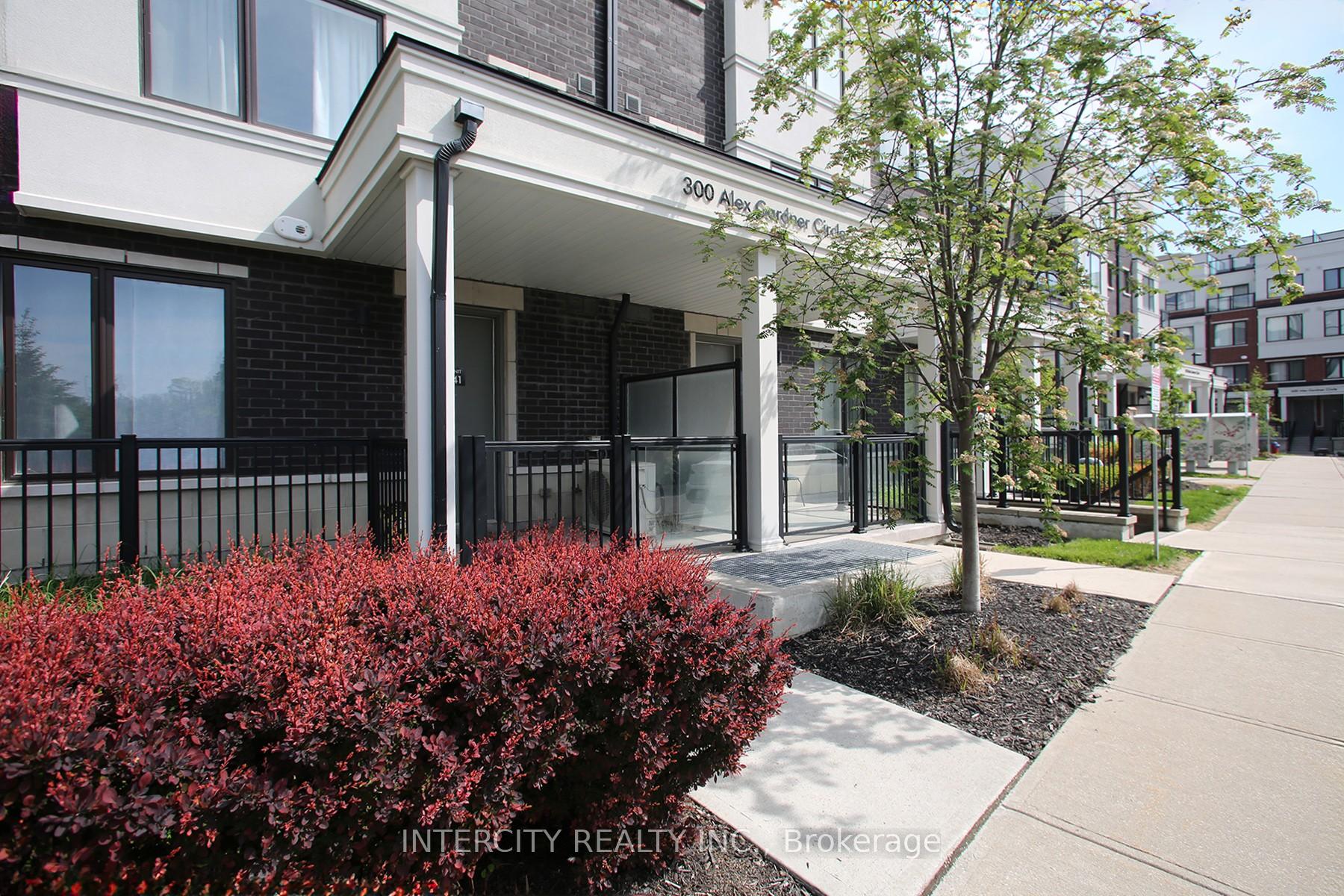 Photo 3 of Unit 45, 300 Alex Gardner Circle, Aurora, Aurora Heights — HOMEH
