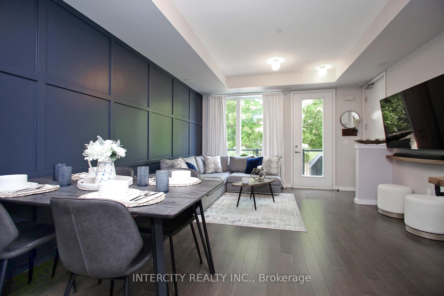 Photo 5 of Unit 45, 300 Alex Gardner Circle, Aurora, Aurora Heights — HOMEH