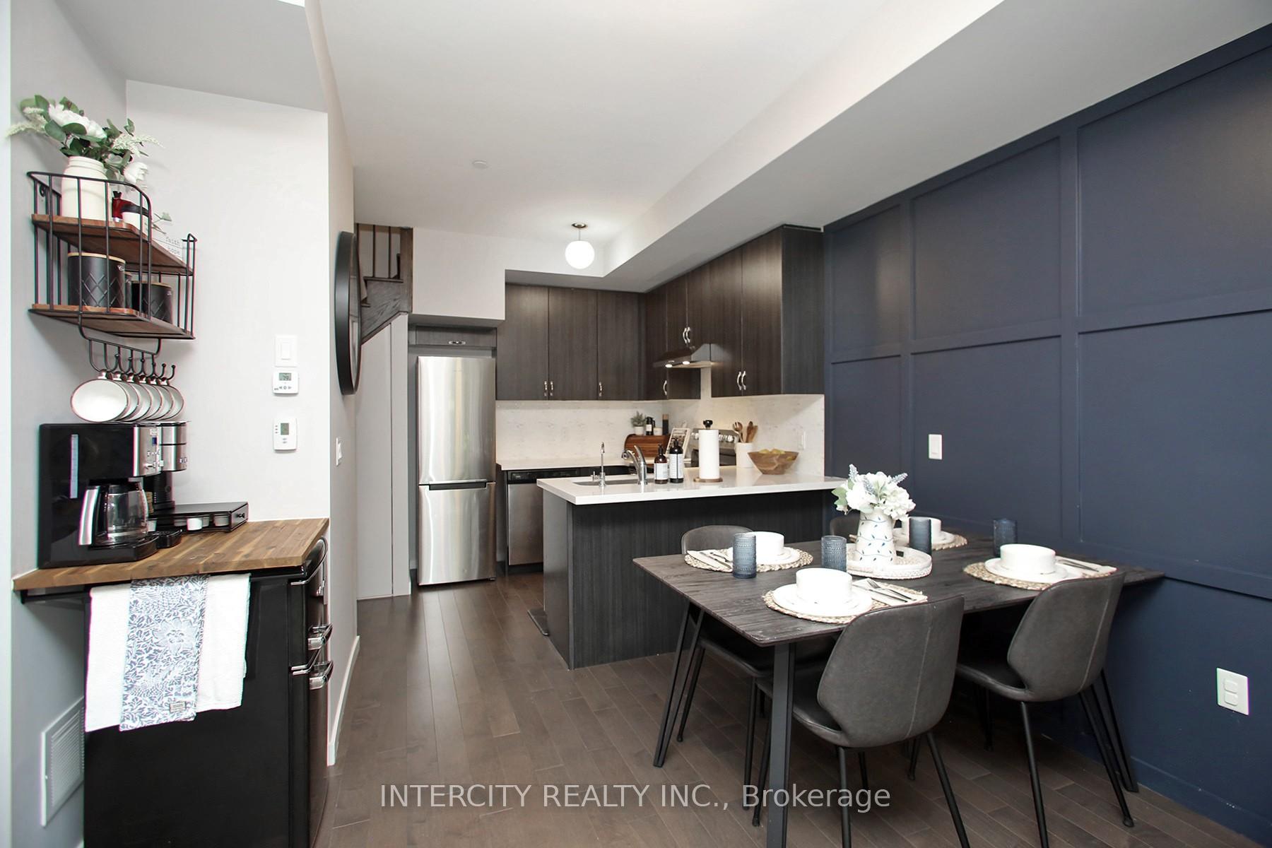 Photo 8 of Unit 45, 300 Alex Gardner Circle, Aurora, Aurora Heights — HOMEH
