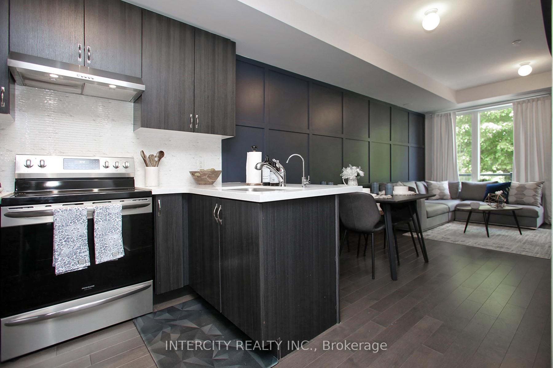 Photo 9 of Unit 45, 300 Alex Gardner Circle, Aurora, Aurora Heights — HOMEH