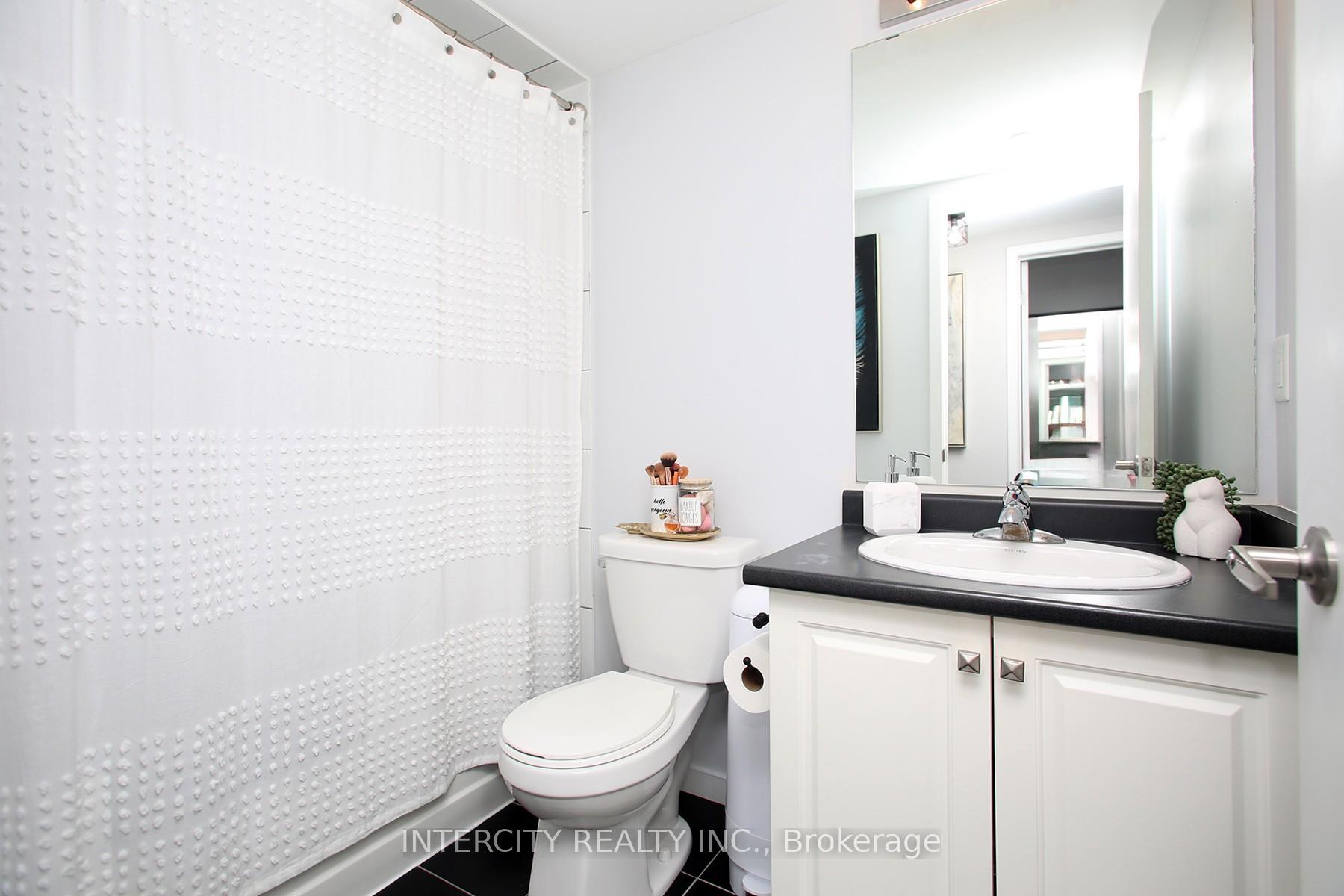 Photo 14 of Unit 45, 300 Alex Gardner Circle, Aurora, Aurora Heights — HOMEH