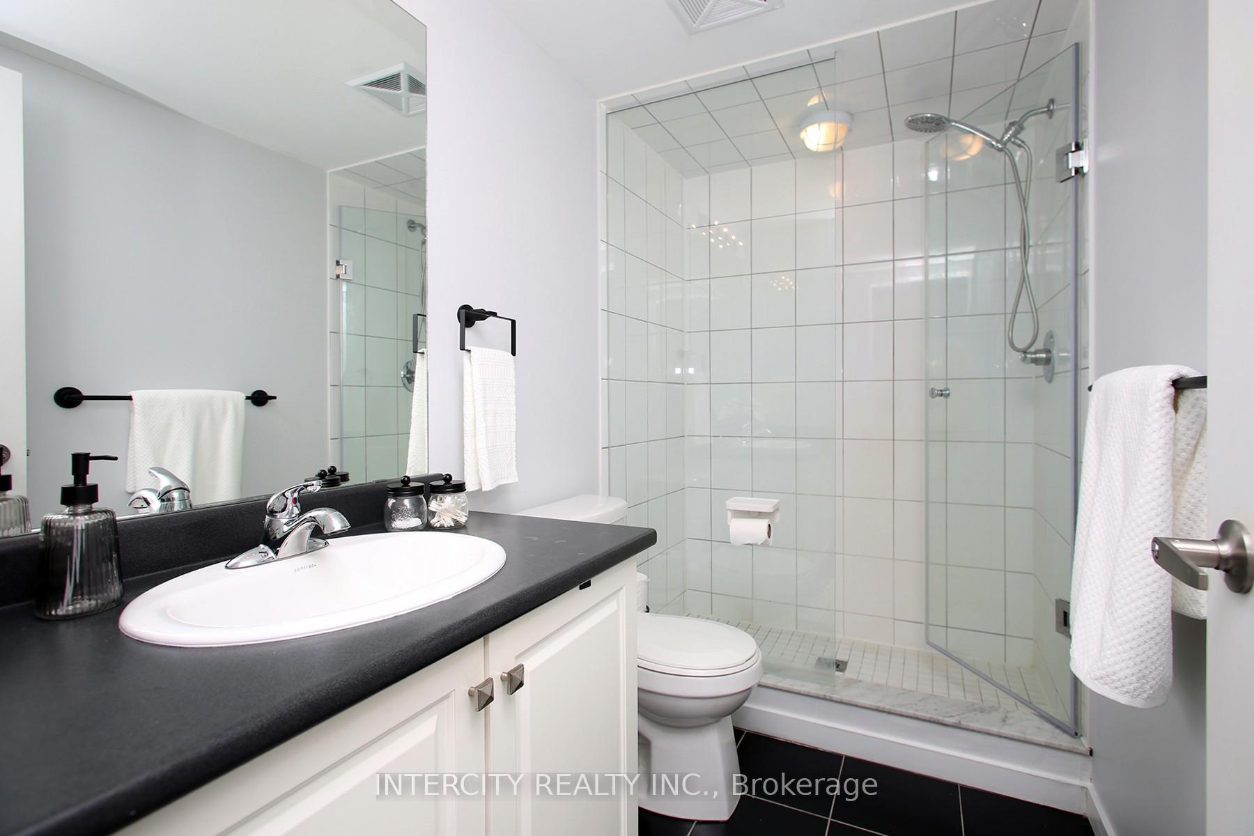 Photo 17 of Unit 45, 300 Alex Gardner Circle, Aurora, Aurora Heights — HOMEH