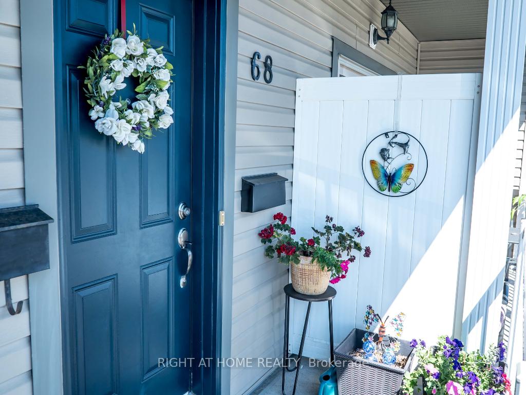 Photo 3 of 68 Sternes Private, Ottawa, Springridge/East Village — HOMEH