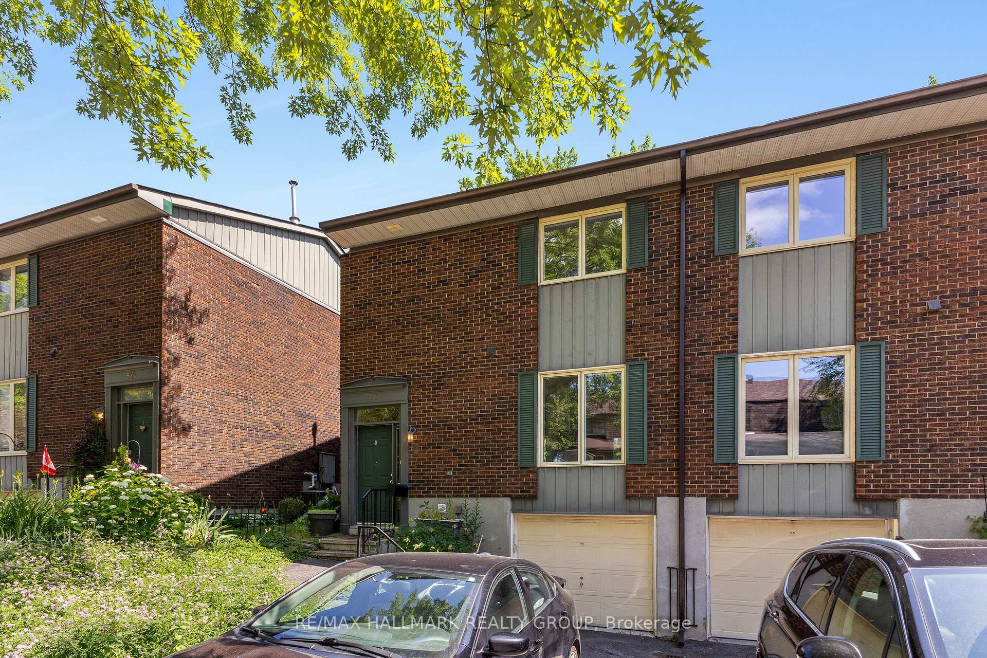 Photo 2 of 55 River Garden Private, Ottawa, Mooneys Bay/Riverside Park — HOMEH