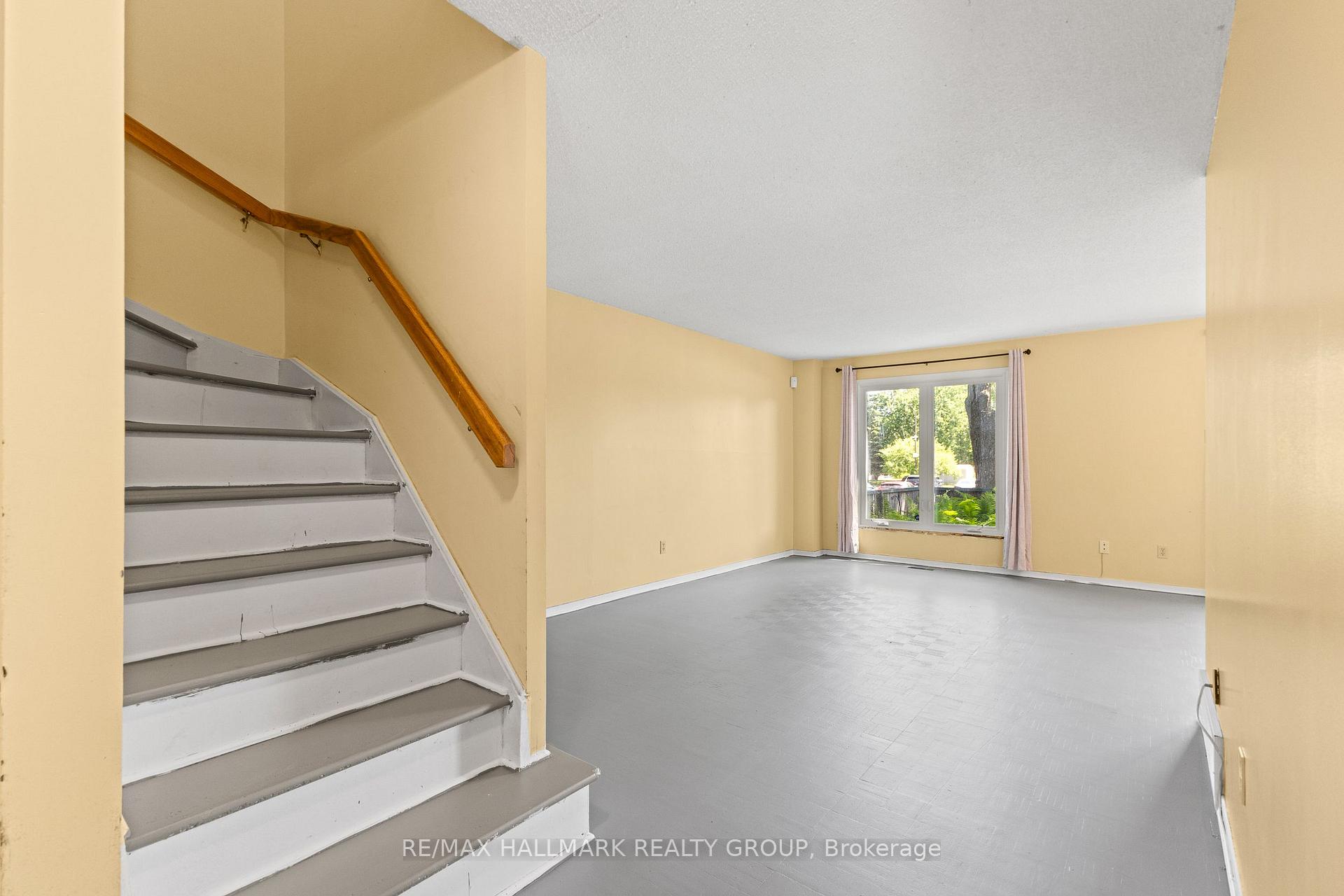 Photo 4 of 55 River Garden Private, Ottawa, Mooneys Bay/Riverside Park — HOMEH