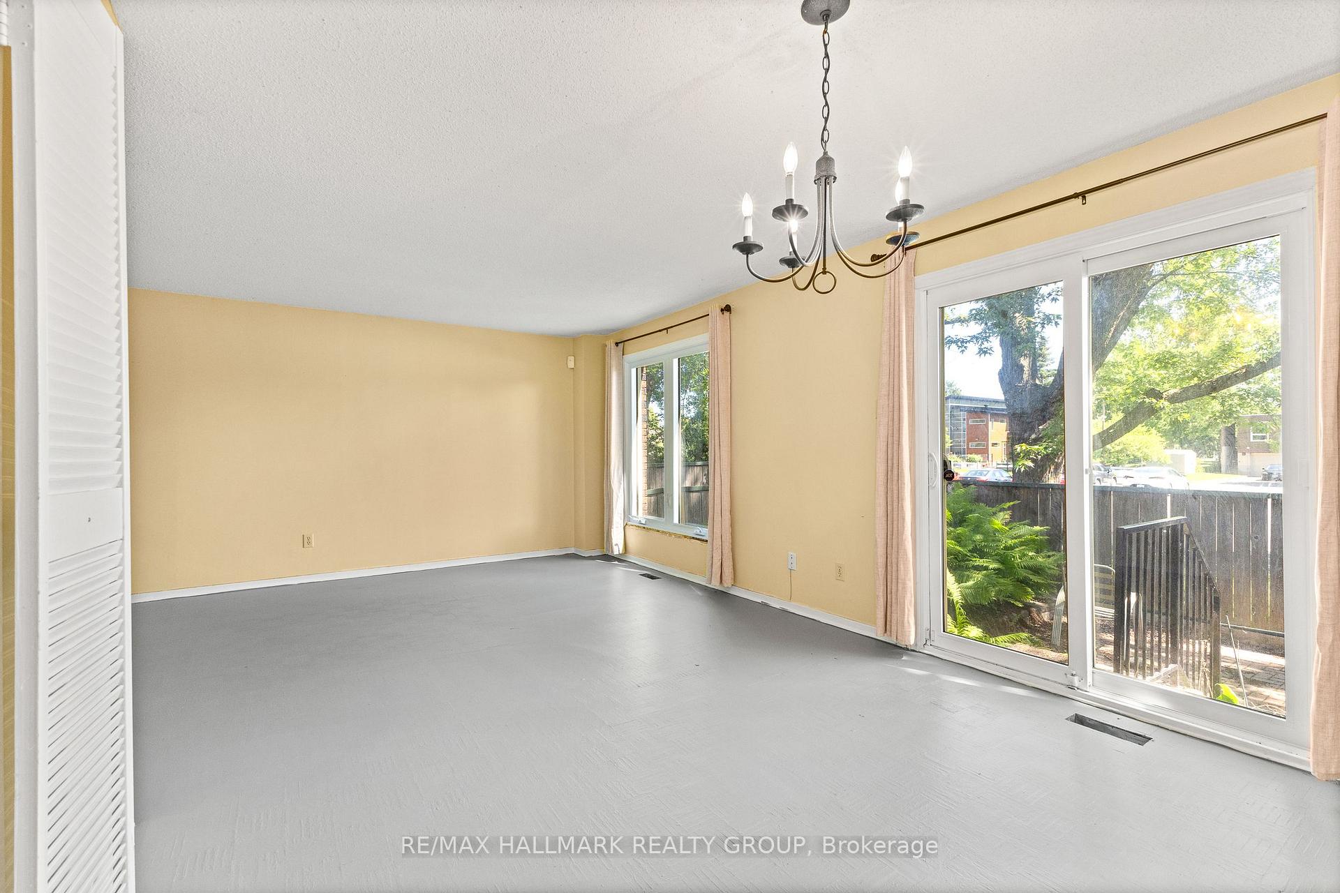 Photo 10 of 55 River Garden Private, Ottawa, Mooneys Bay/Riverside Park — HOMEH