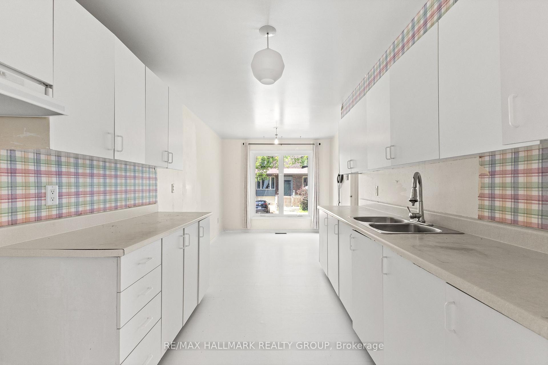 Photo 12 of 55 River Garden Private, Ottawa, Mooneys Bay/Riverside Park — HOMEH