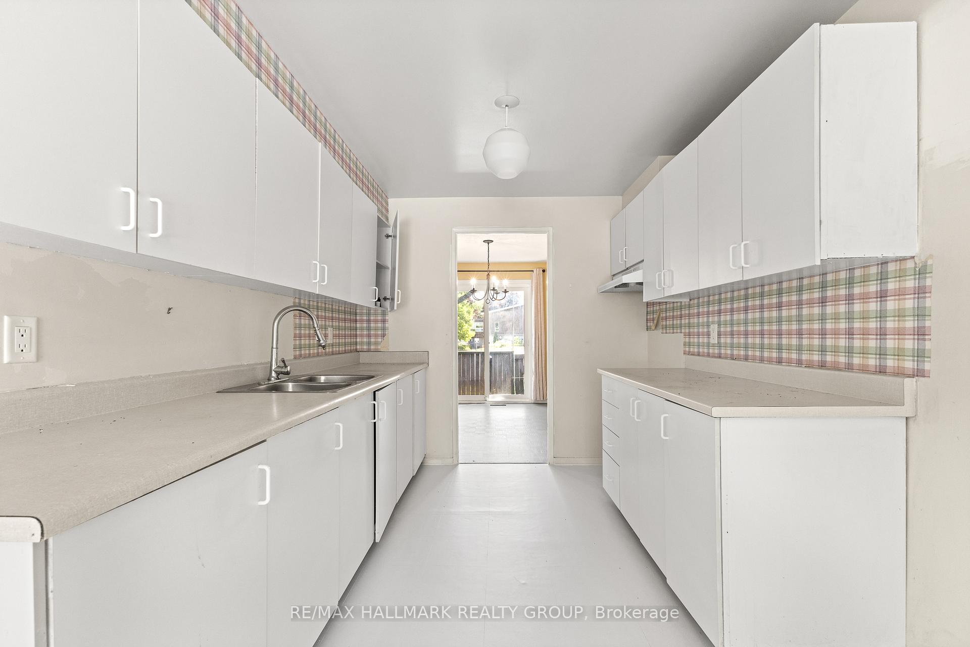 Photo 16 of 55 River Garden Private, Ottawa, Mooneys Bay/Riverside Park — HOMEH