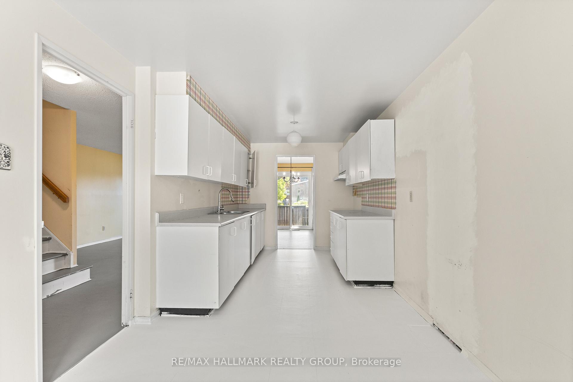 Photo 17 of 55 River Garden Private, Ottawa, Mooneys Bay/Riverside Park — HOMEH