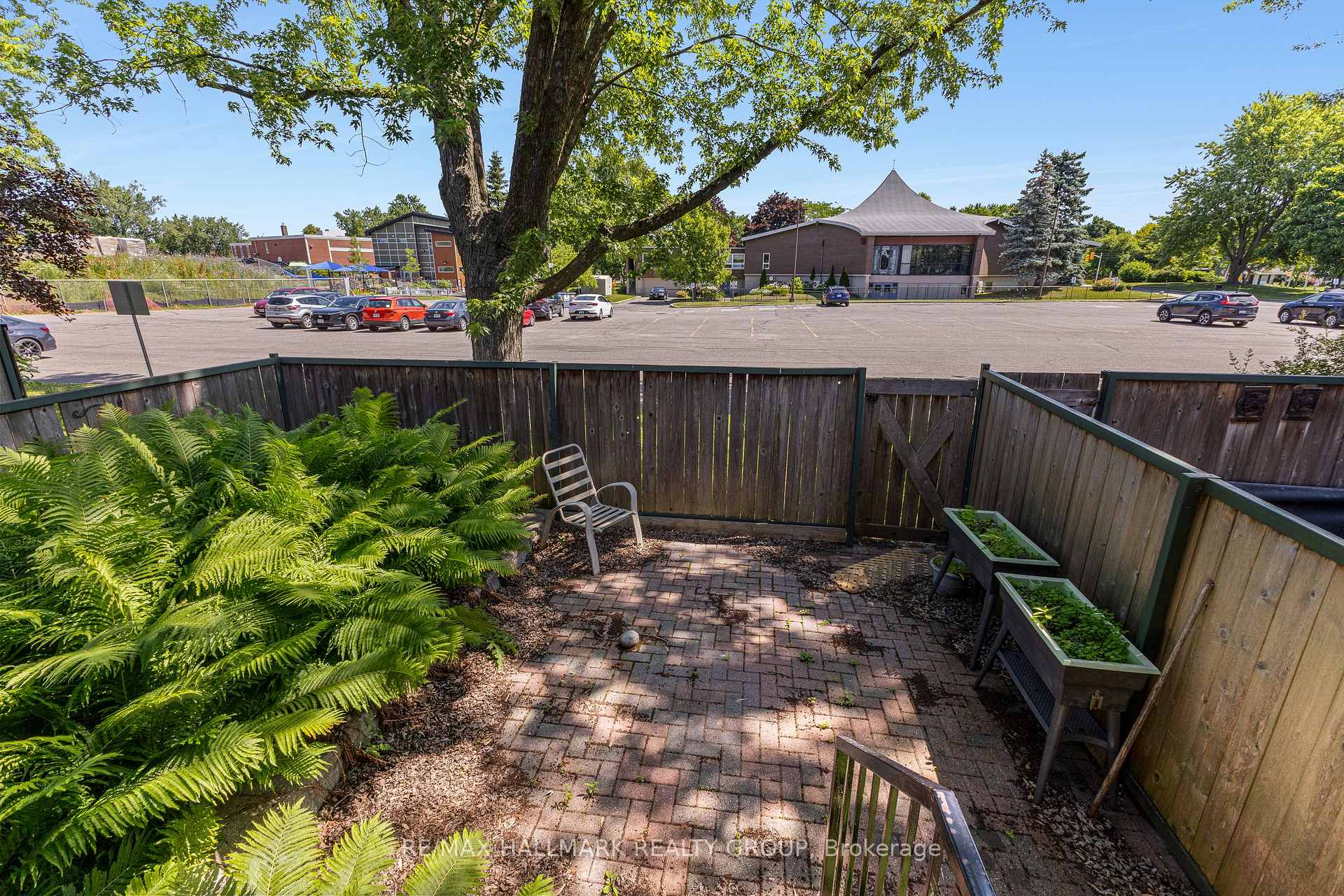 Photo 30 of 55 River Garden Private, Ottawa, Mooneys Bay/Riverside Park — HOMEH