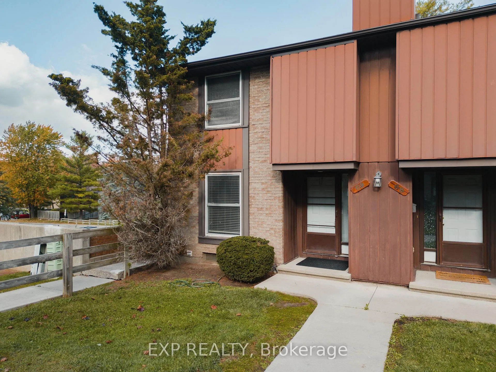Photo 2 of Unit 69, 539 Willow Road, Guelph, Willow West/Sugarbush/West Acres — HOMEH
