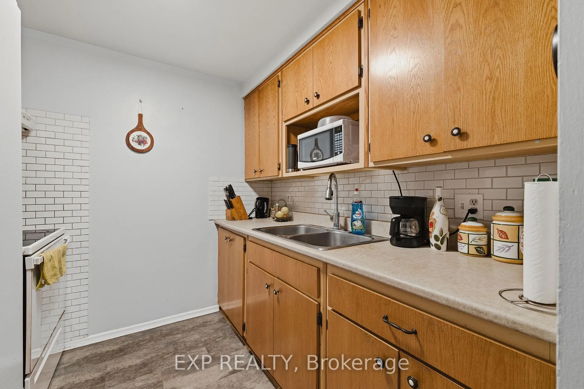 Photo 6 of Unit 69, 539 Willow Road, Guelph, Willow West/Sugarbush/West Acres — HOMEH