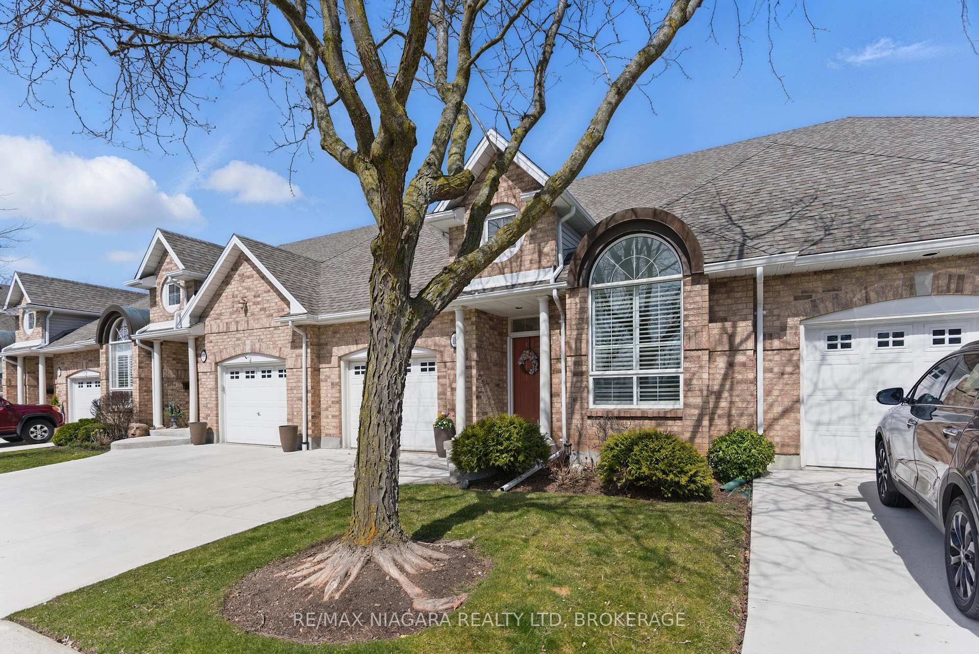 Photo 4 of Unit 18, 308 Queenston Street, St. Catharines, Oakdale — HOMEH