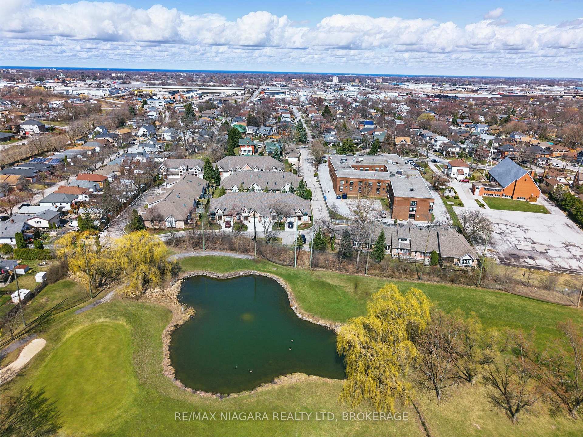 Photo 8 of Unit 18, 308 Queenston Street, St. Catharines, Oakdale — HOMEH