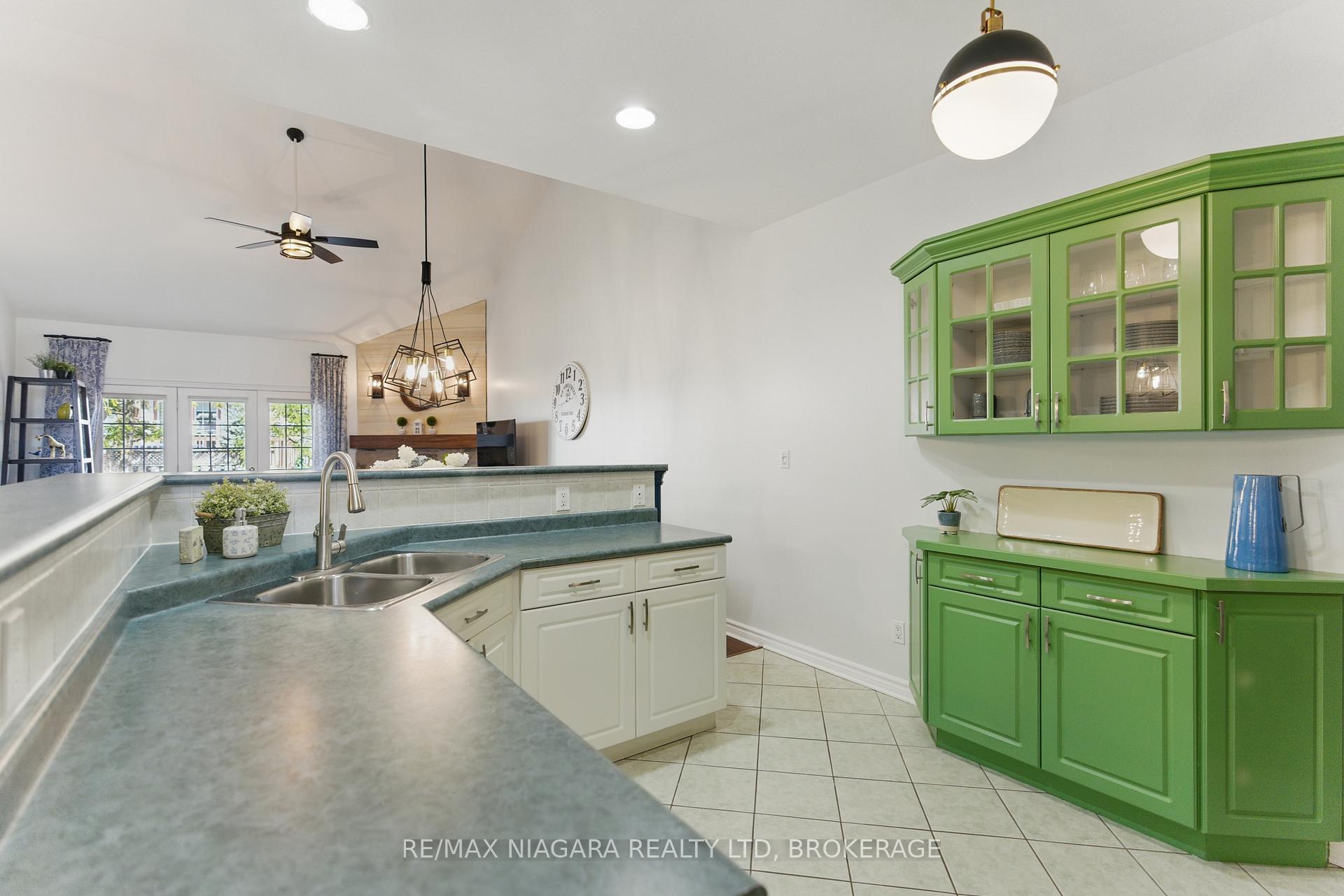 Photo 20 of Unit 18, 308 Queenston Street, St. Catharines, Oakdale — HOMEH