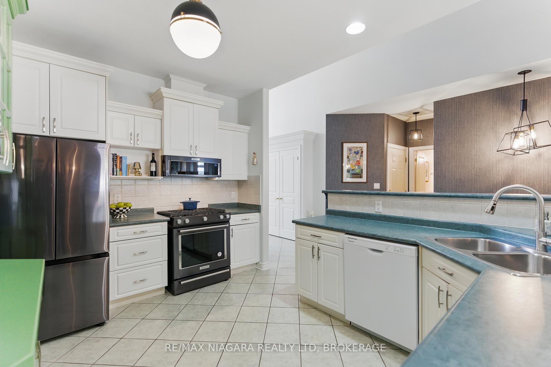 Photo 40 of Unit 18, 308 Queenston Street, St. Catharines, Oakdale — HOMEH
