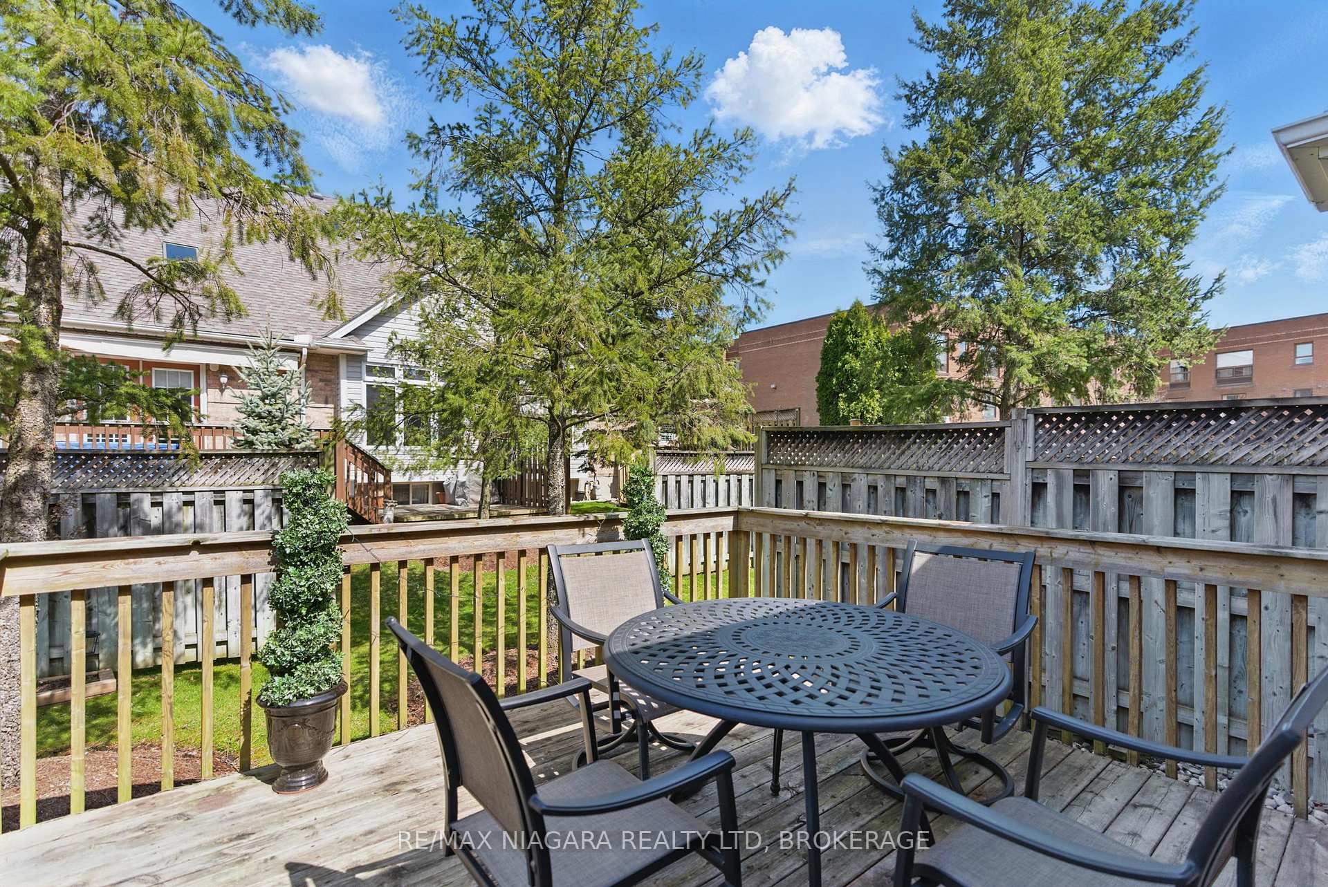 Photo 77 of Unit 18, 308 Queenston Street, St. Catharines, Oakdale — HOMEH