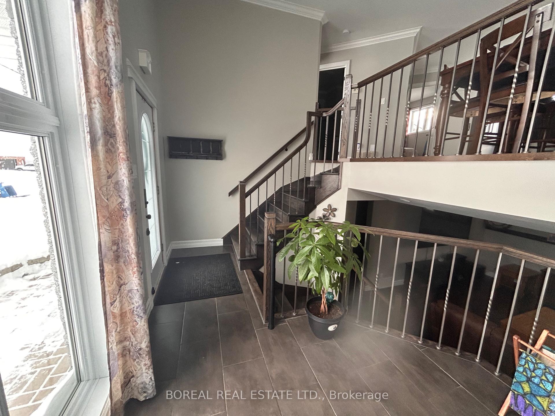 Photo 4 of 95 Alexandra Avenue, Cochrane — HOMEH