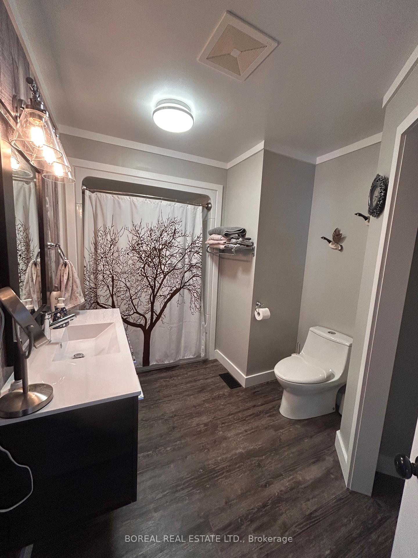 Photo 15 of 95 Alexandra Avenue, Cochrane — HOMEH