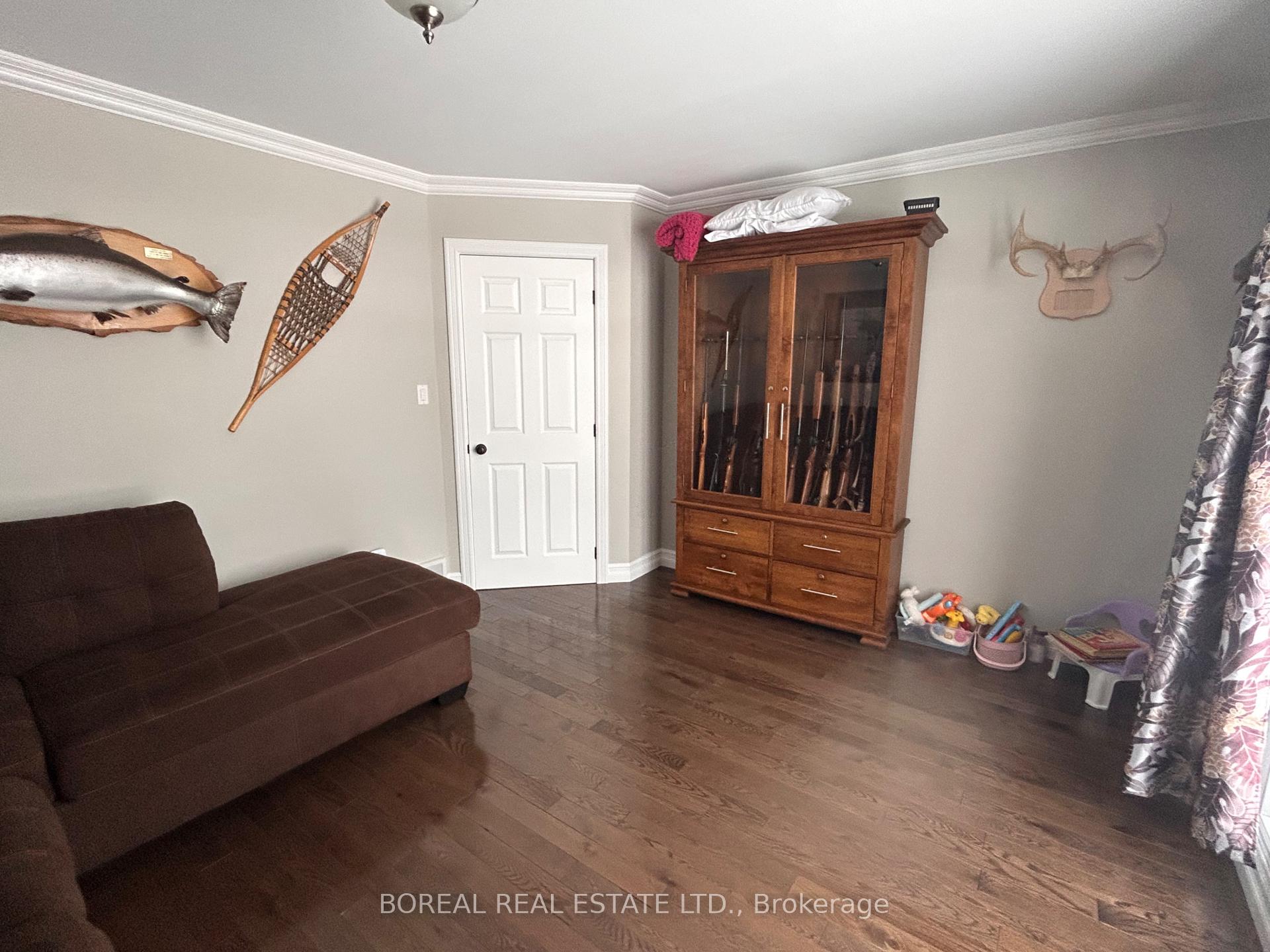 Photo 17 of 95 Alexandra Avenue, Cochrane — HOMEH