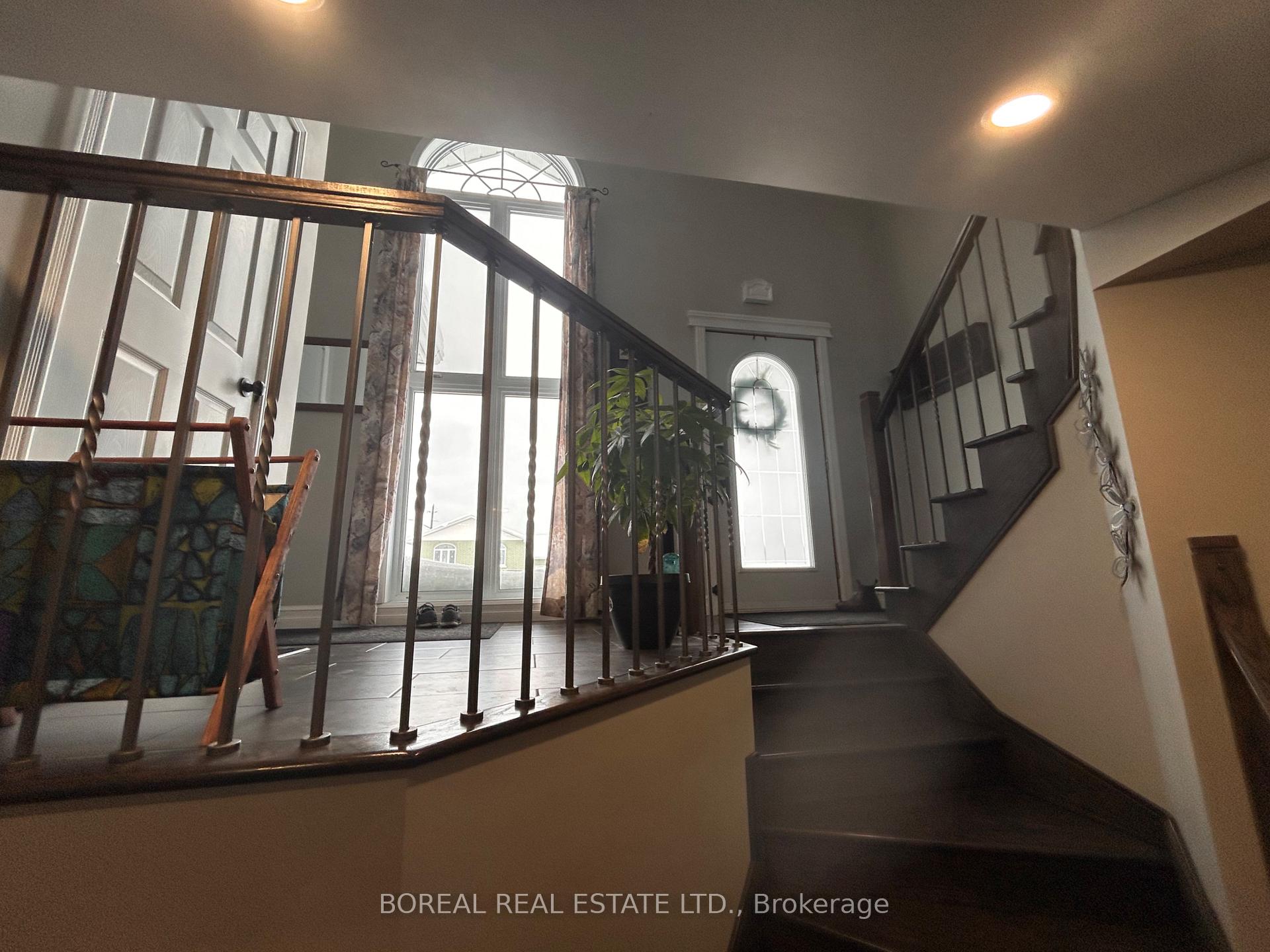 Photo 18 of 95 Alexandra Avenue, Cochrane — HOMEH