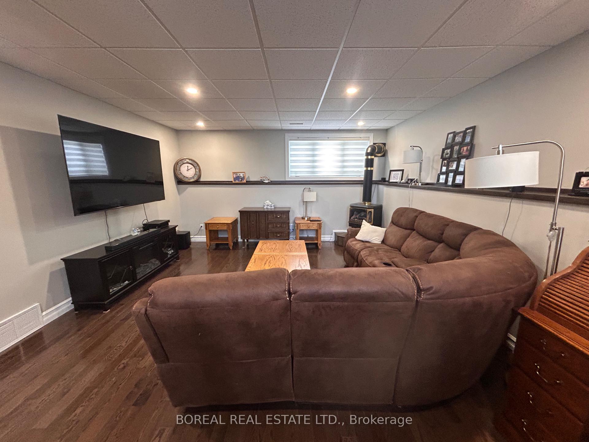 Photo 26 of 95 Alexandra Avenue, Cochrane — HOMEH
