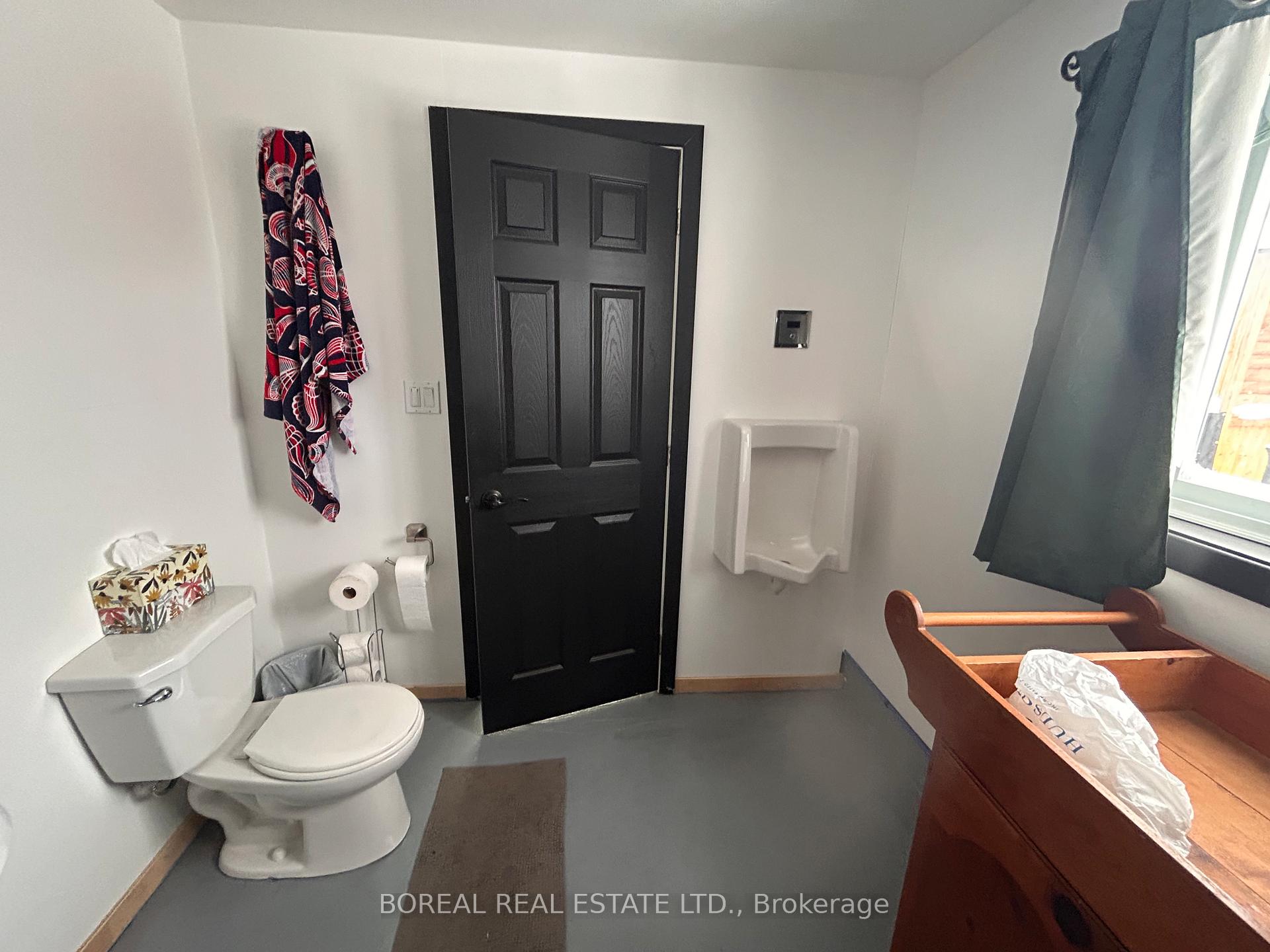 Photo 37 of 95 Alexandra Avenue, Cochrane — HOMEH