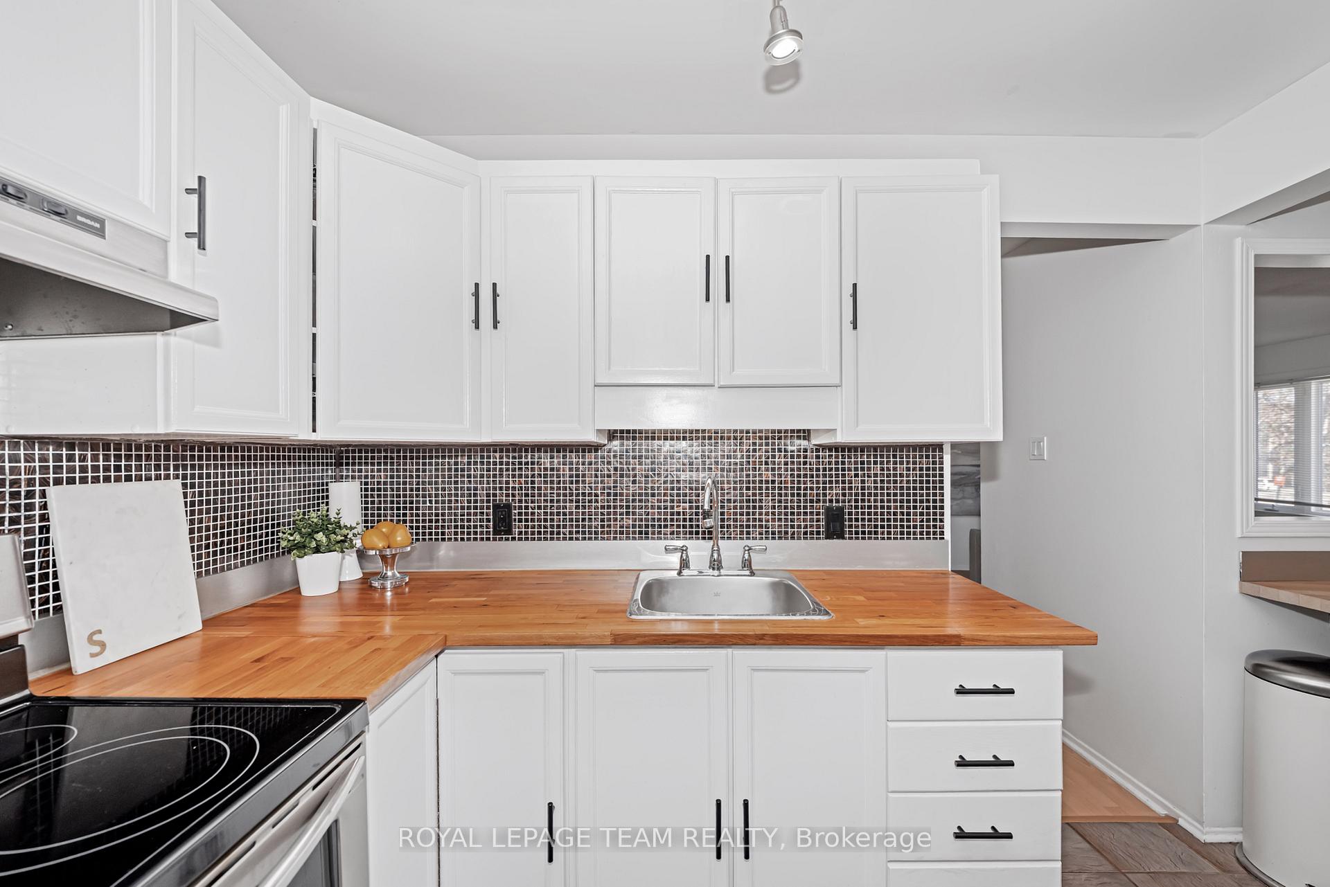 Photo 17 of Unit 5, 5 Timberview Way, Ottawa, Westcliffe Estates — HOMEH