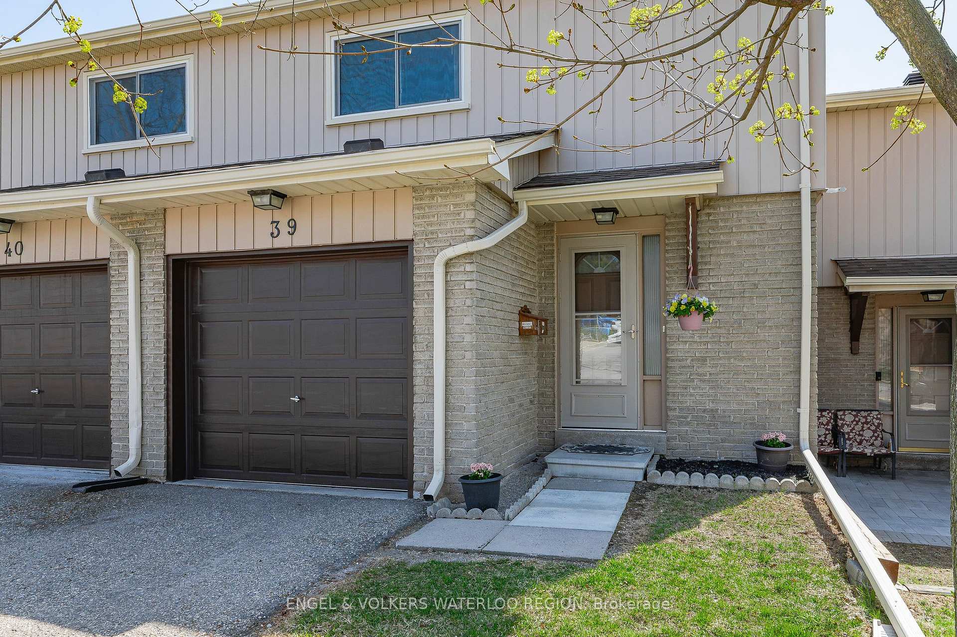 Photo 4 of Unit 39, 51 Paulander Drive, Kitchener — HOMEH