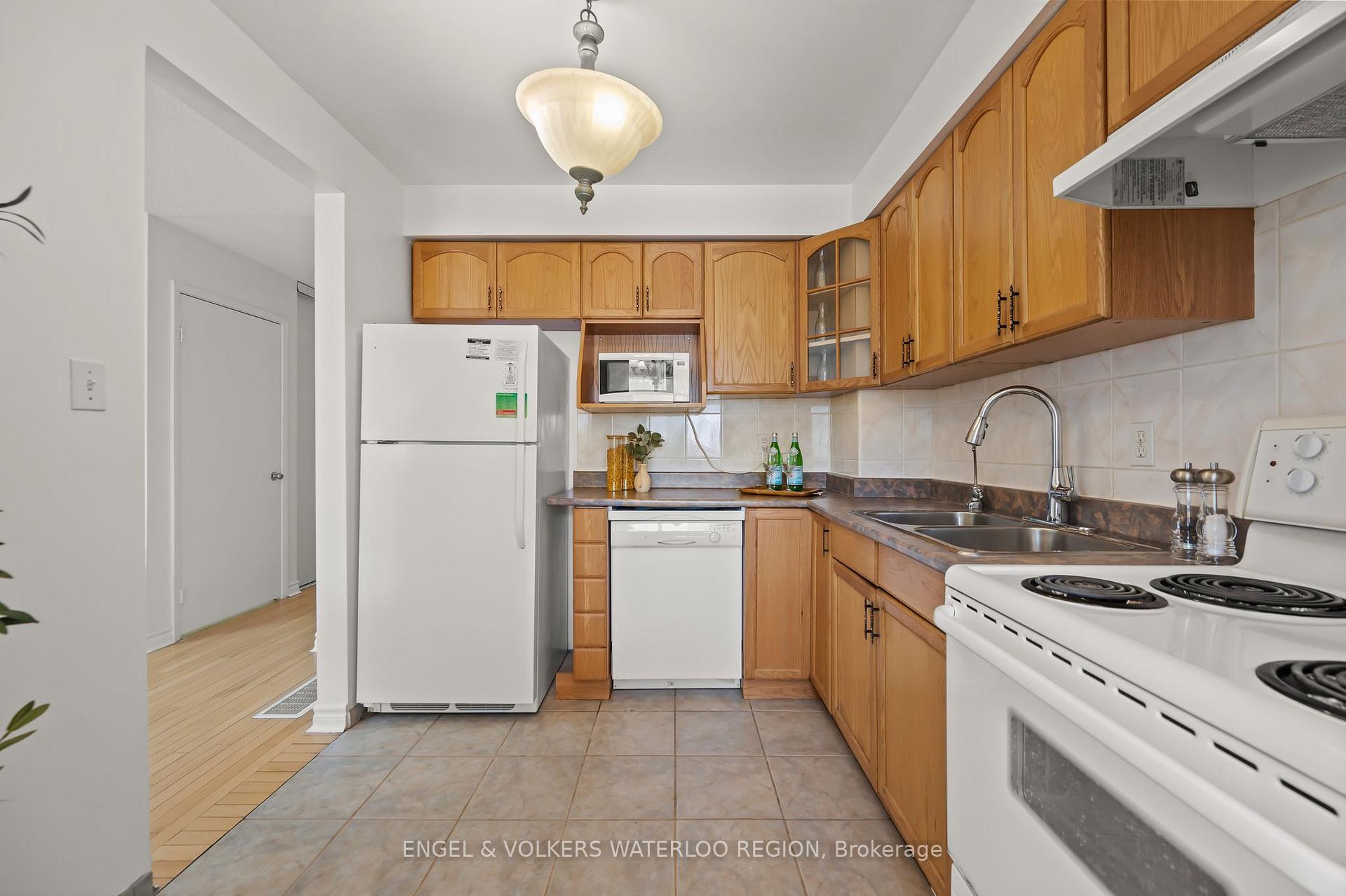 Photo 15 of Unit 39, 51 Paulander Drive, Kitchener — HOMEH